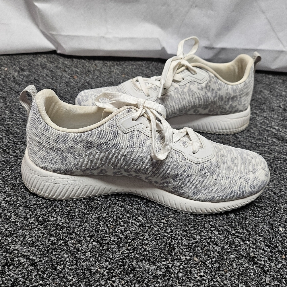 Skechers Bobs Memory Foam Air Cooled Grey & White Low Profile Sneakers Sz 8.5 - Picture 4 of 9